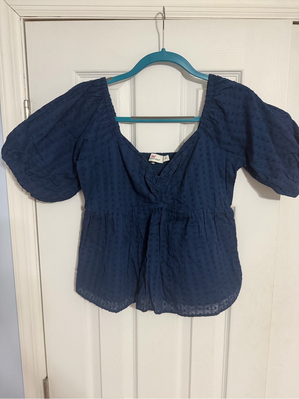 Vineyard Vines Navy Peasant Blouse with Puff Sleeves size medium textured
